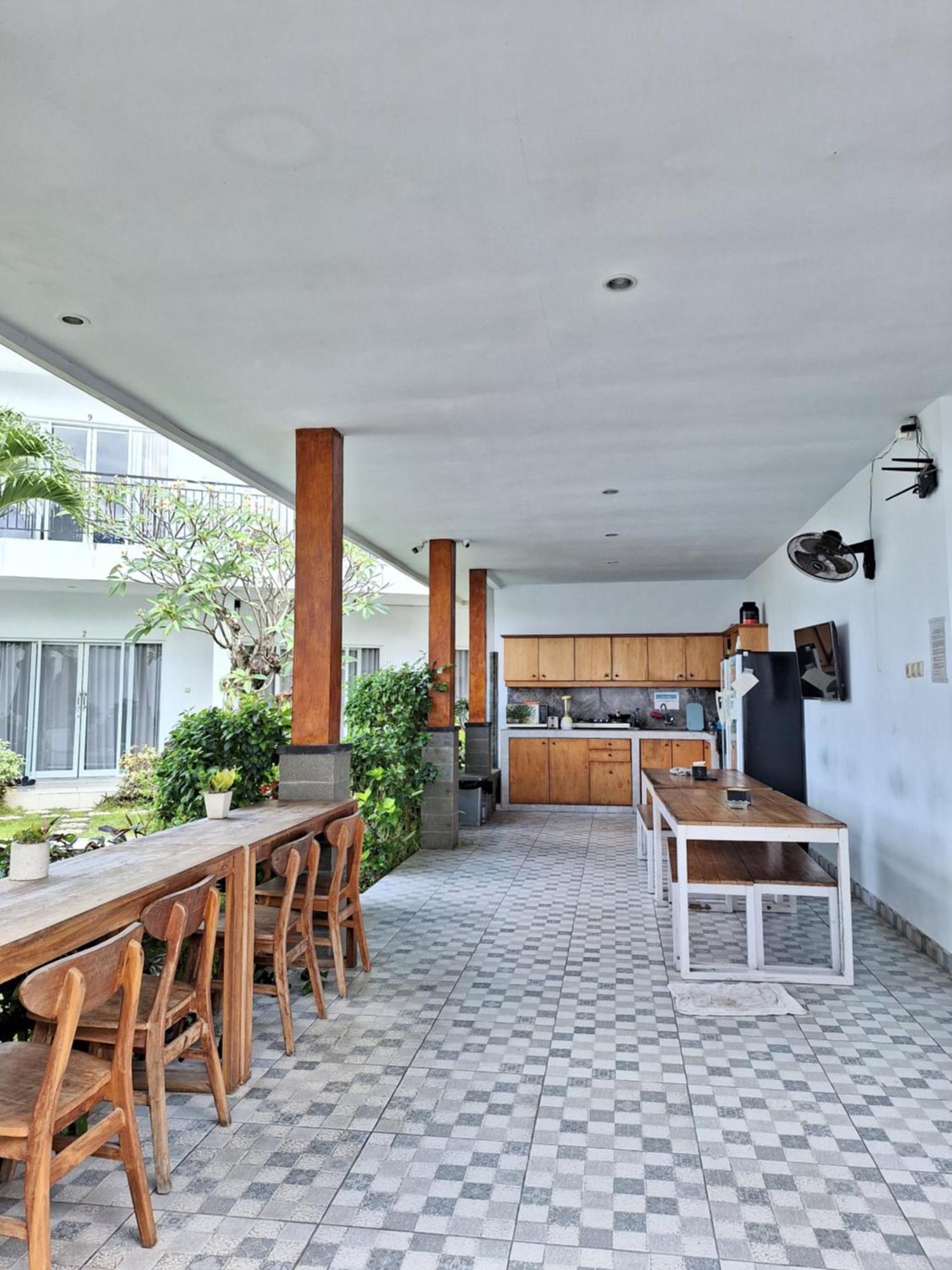 Bonewood Guesthouse Canggu  Exterior photo